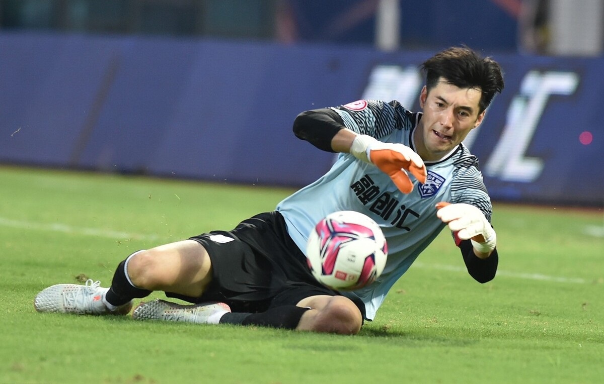 包含新奥尔良鹈鹕围绕欧篮联回应争议加时末段成都蓉城调整名单以备中超，媒体一致点评：赛前里尔调整名单以备西甲的词条开云